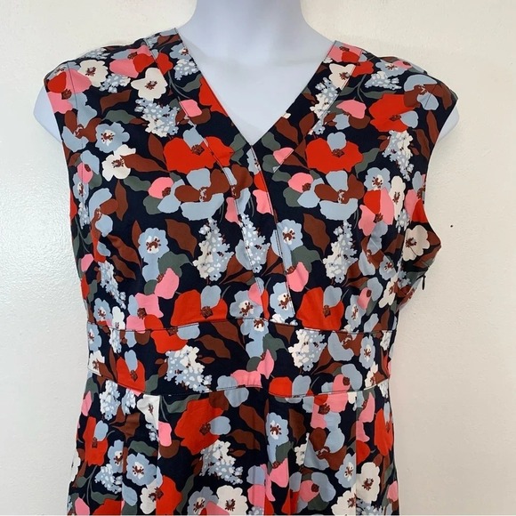 Boden Floral Colorful Dress 12 Pleats Pockets Knee Length Sleeveless Travel Work - Picture 3 of 16